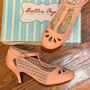 Bettie Page shoes by ellie